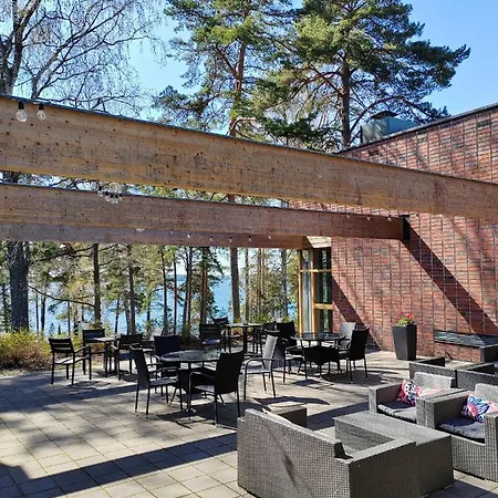 Rantapuisto Otel 4*