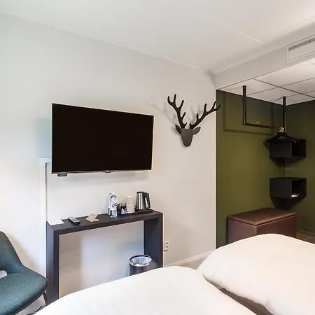 Rantapuisto 4* Helsinki