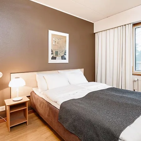 Rantapuisto 4*
